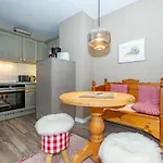 With 1 Bedroom *