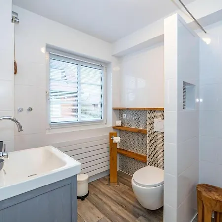 With 1 Bedroom *